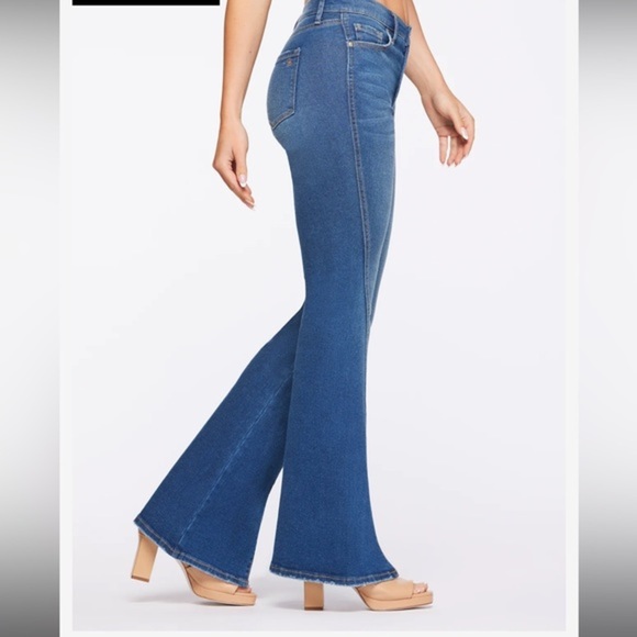 Jessica Simpson Charmed Flare High Dive high rise fitted flare jeans size 10/30 - Picture 2 of 5